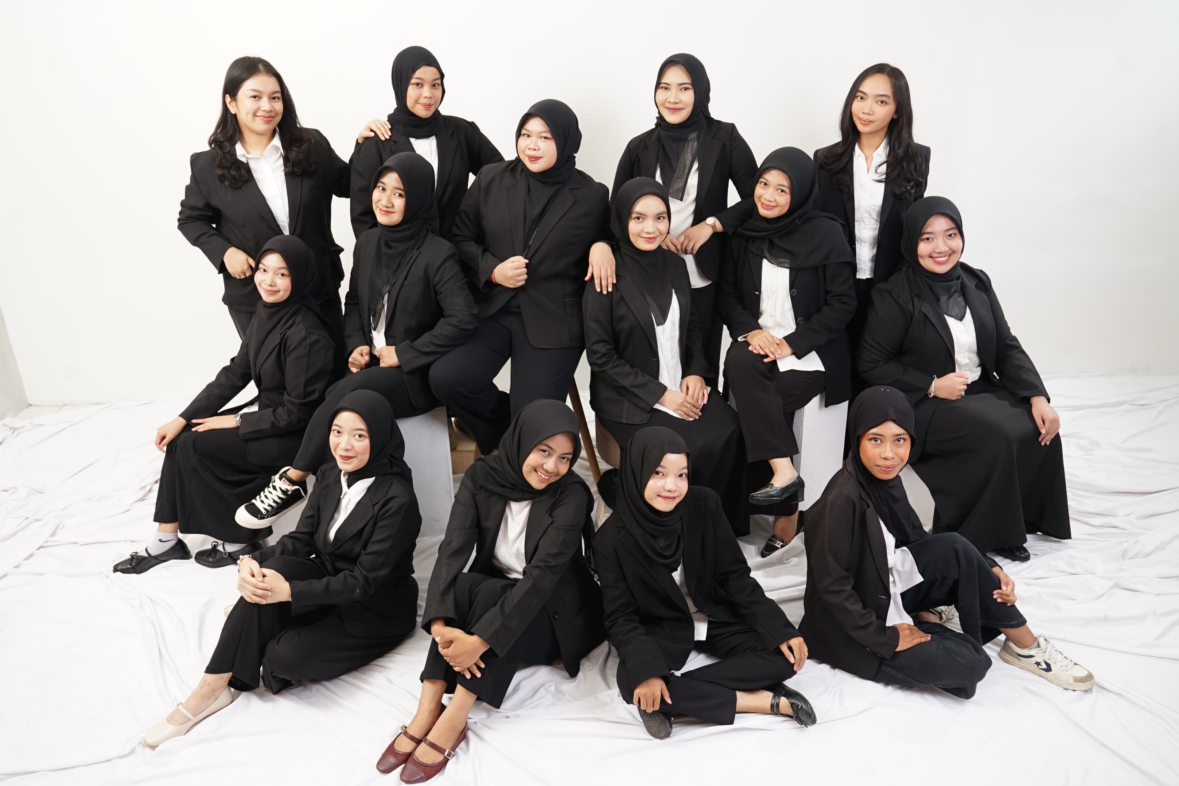 Tim perempuan muda WITH SOERAI dari Indonesia Timur